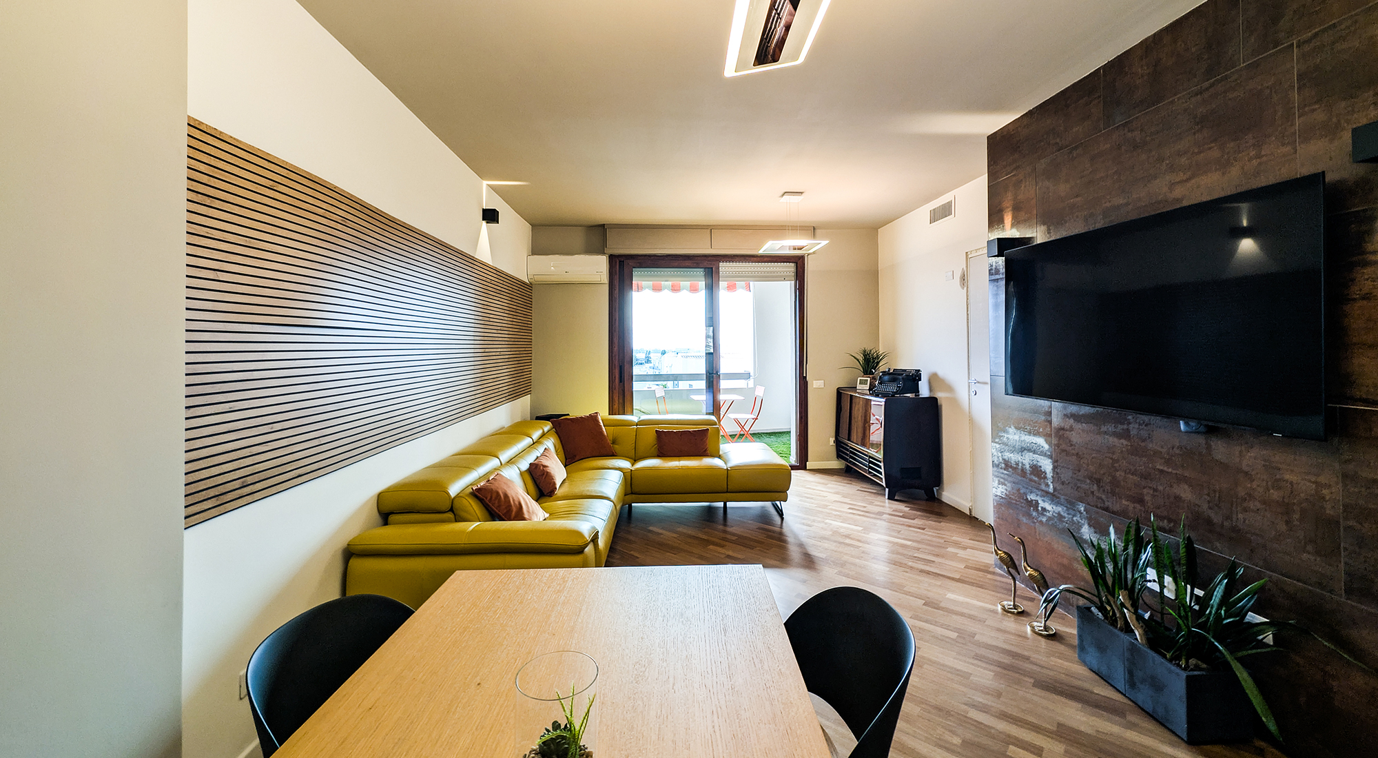 sun-suites-home-top